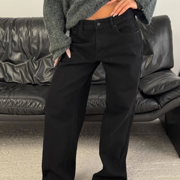 Princess Polly Pants - Princess Polly Serenitia Mid Rise Relaxed Jeans Jet Black